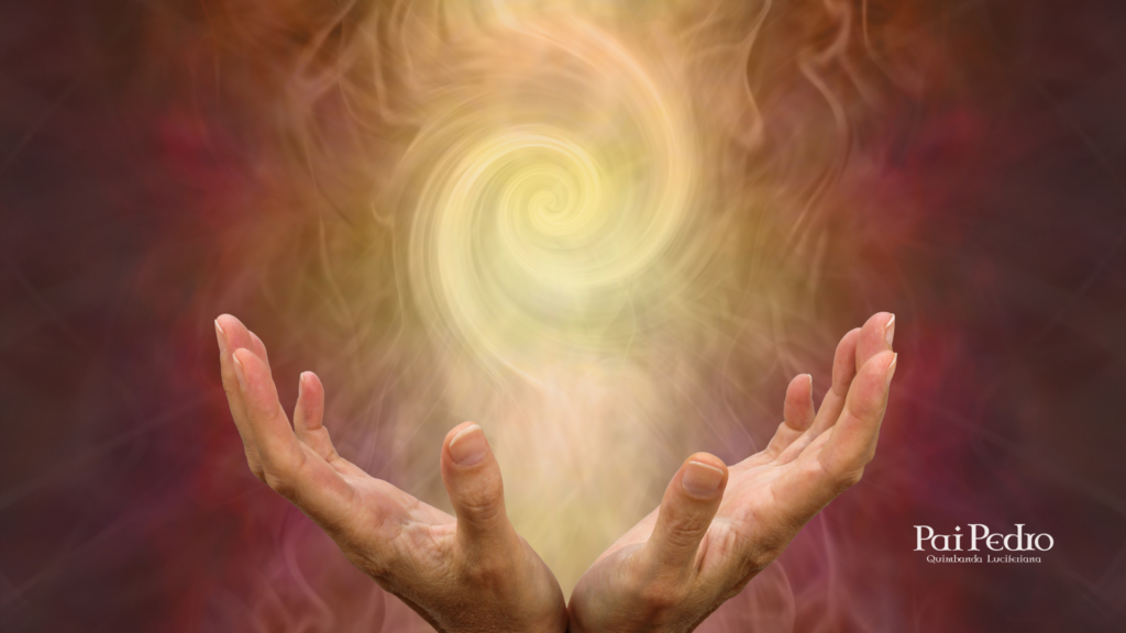 Duas mãos abertas em gesto de entrega e acolhimento, com uma espiral dourada de luz no centro, cercada por fumaças coloridas que simbolizam a força intuitiva, receptiva e espiritual da vibração.